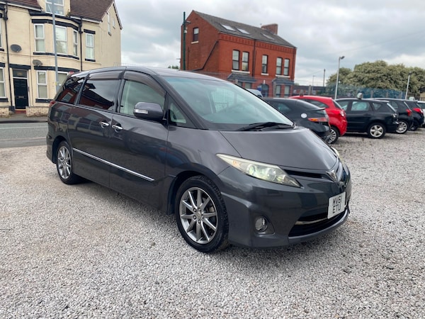 Used Toyota Estima for sale - 67382427: Photo 1