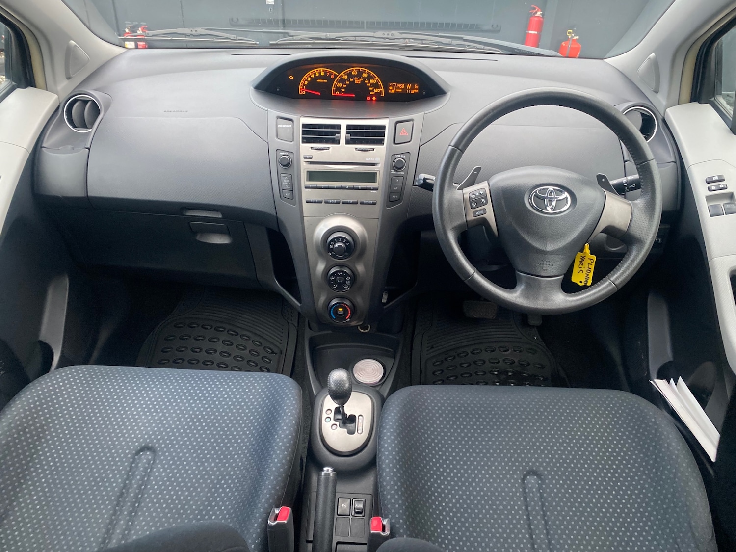 Used Toyota Yaris 2010 for sale - 77151687: Photo 18