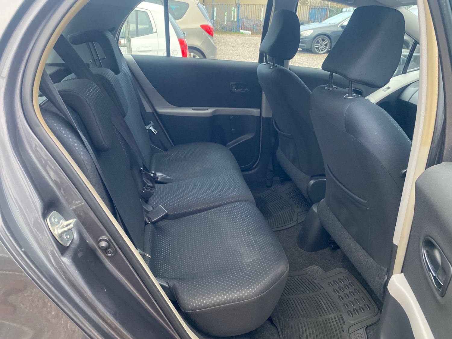 Used Toyota Yaris 2010 for sale - 77151687: Photo 19