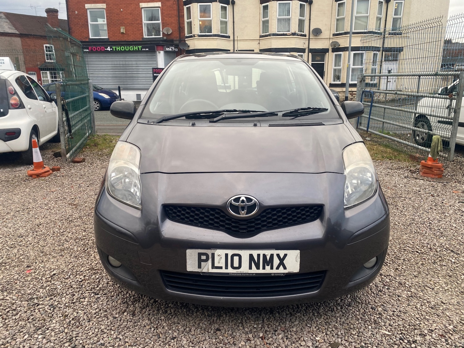 Used Toyota Yaris 2010 for sale - 77151687: Photo 2