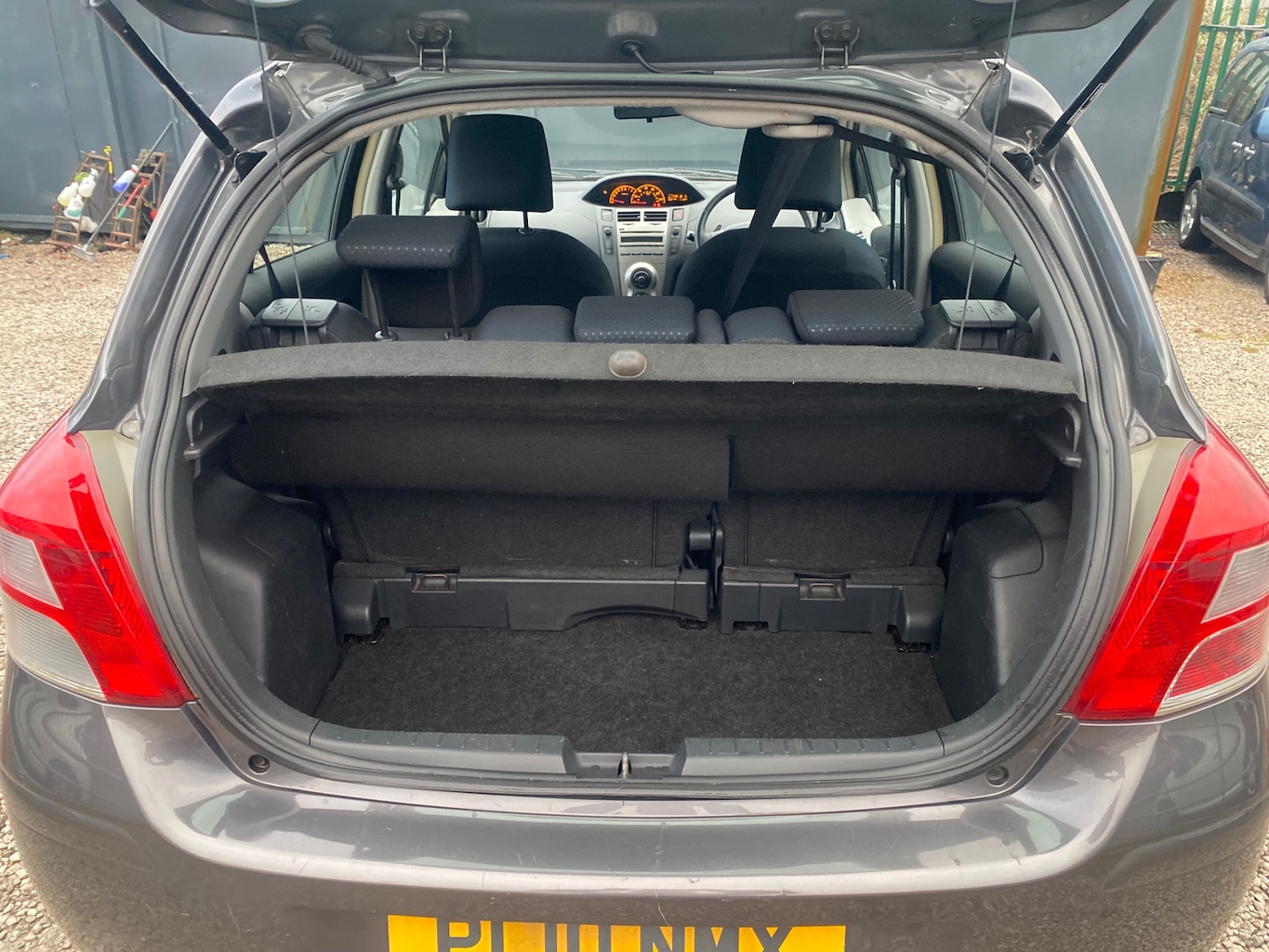 Used Toyota Yaris 2010 for sale - 77151687: Photo 21