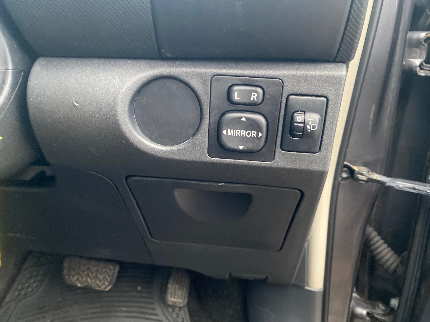 Used Toyota Yaris 2010 for sale - 77151687: Photo 25