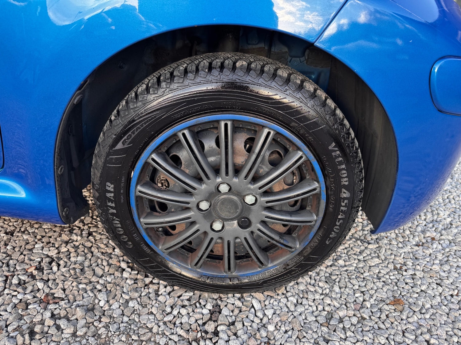 Used Toyota AYGO 2011 for sale - 76402477: Photo 10