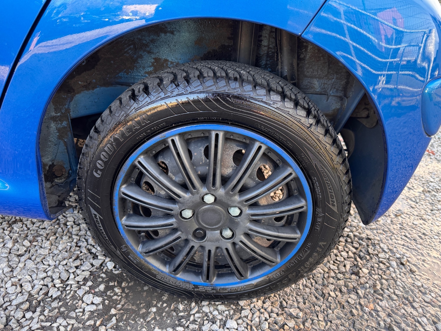 Used Toyota AYGO 2011 for sale - 76402477: Photo 13