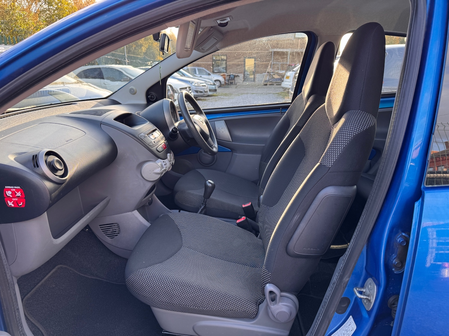 Used Toyota AYGO 2011 for sale - 76402477: Photo 14