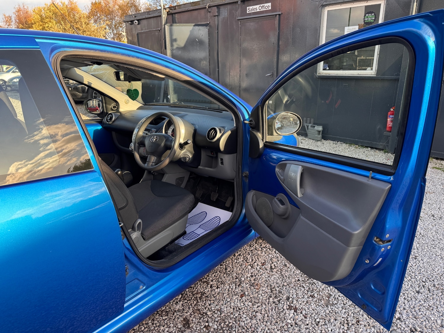 Used Toyota AYGO 2011 for sale - 76402477: Photo 15