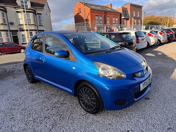 2011 (11) - 1.0 VVT-i Blue 5dr