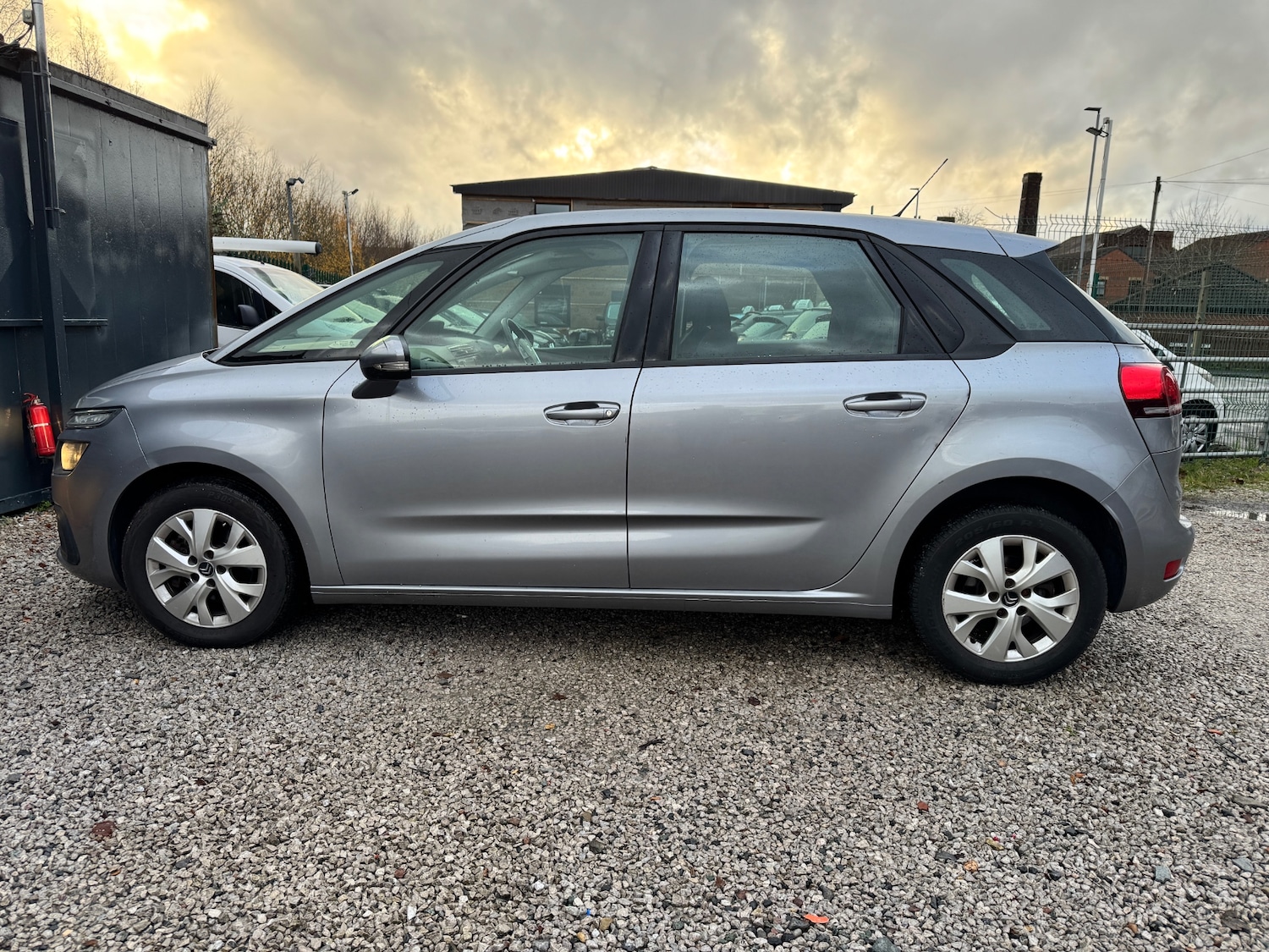 Used Citroen C4 Picasso 2017 for sale - 76879751: Photo 4