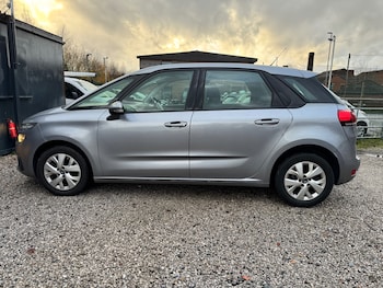 Used Citroen C4 Picasso 2017 for sale - 76879751: Photo