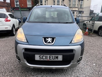 Used Peugeot Partner Tepee 2011 for sale - 75959435: Photo