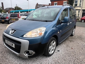 Used Peugeot Partner Tepee 2011 for sale - 75959435: Photo