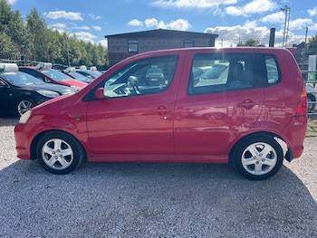 Used Daihatsu YRV 2003 for sale - 75461458: Photo