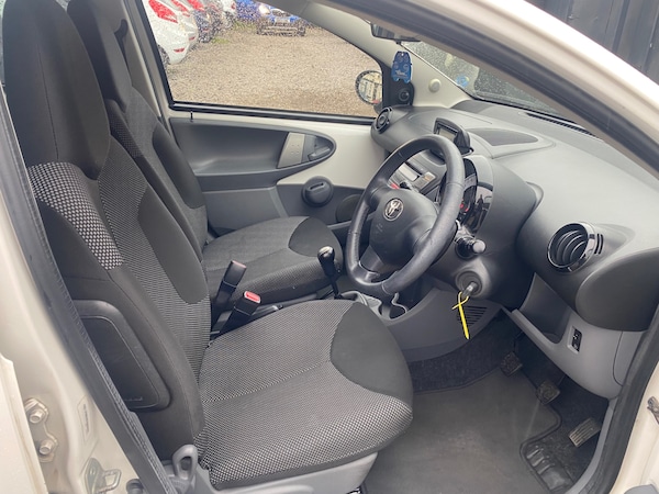 Used Toyota AYGO 2011 for sale - 76316675: Photo 16