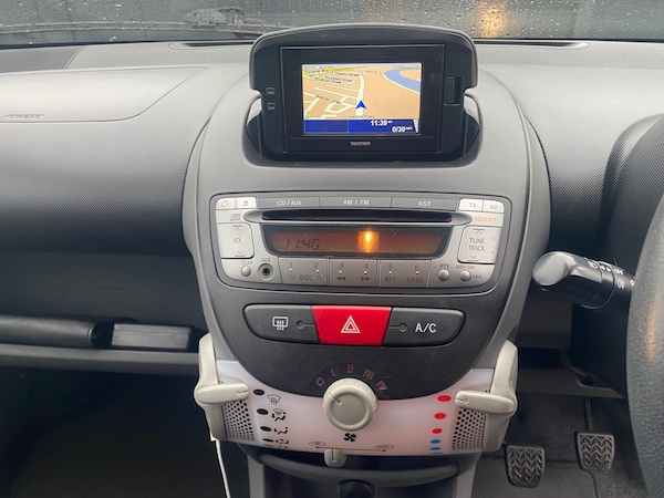 Used Toyota AYGO 2011 for sale - 76316675: Photo 22