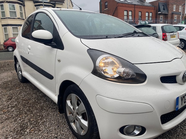Used Toyota AYGO 2011 for sale - 76316675: Photo 32