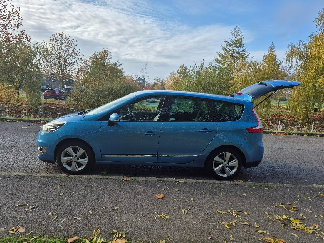 Used Renault Grand Scenic 2012 for sale - 77248313: Photo 8