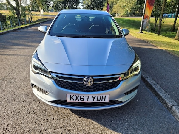 Used Vauxhall Astra 2017 for sale - 72045367: Photo 2