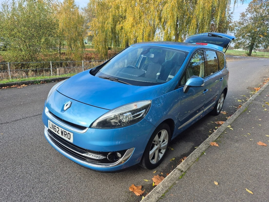 Used Renault Grand Scenic 2012 for sale - 76384249: Photo 1