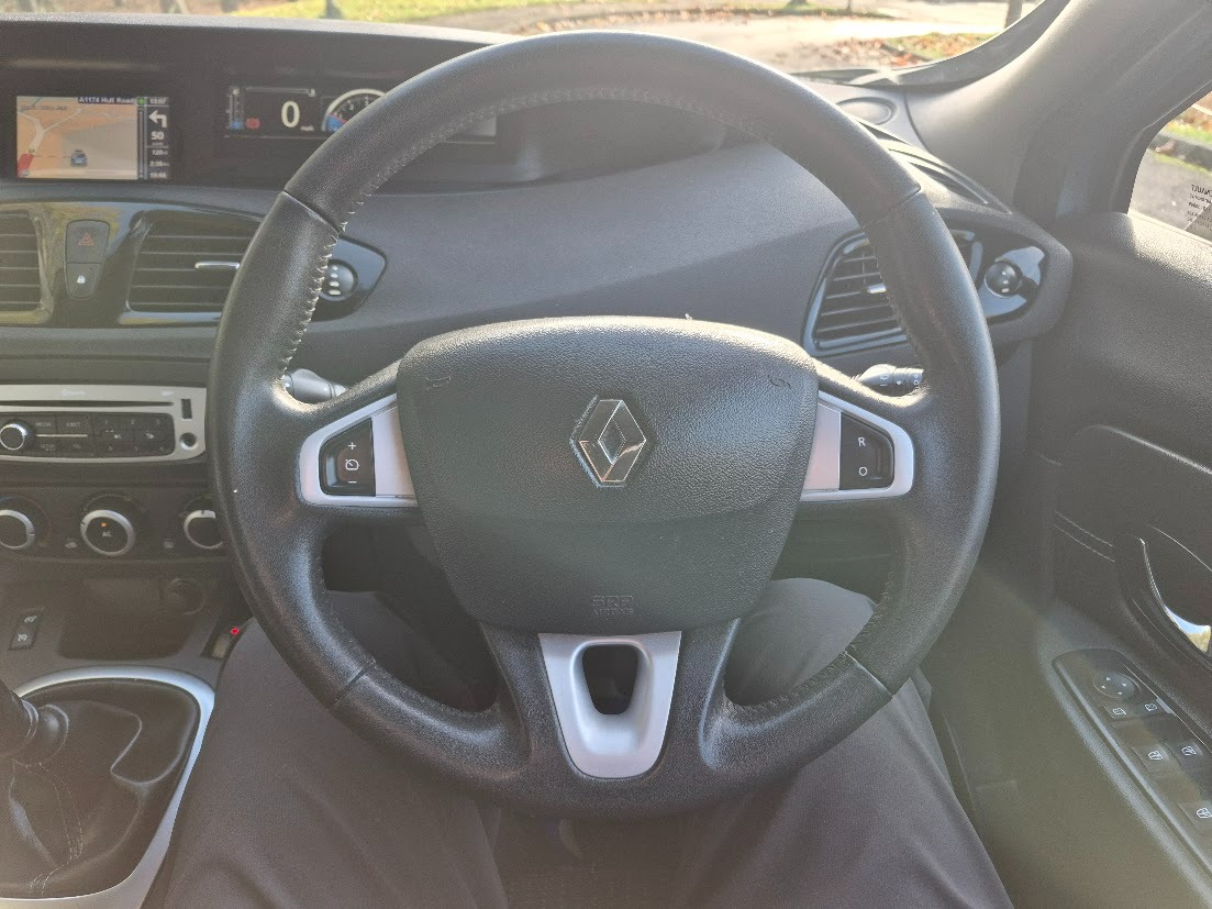 Used Renault Grand Scenic 2012 for sale - 76384249: Photo 10