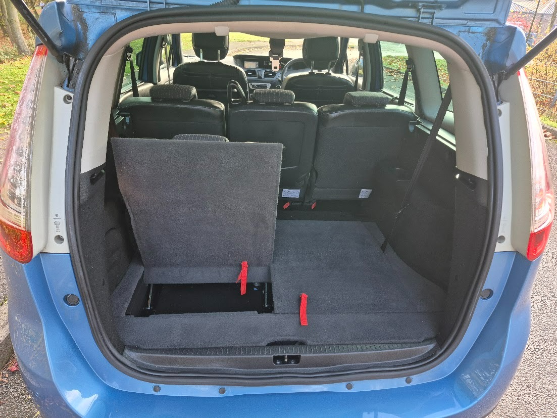 Used Renault Grand Scenic 2012 for sale - 76384249: Photo 16