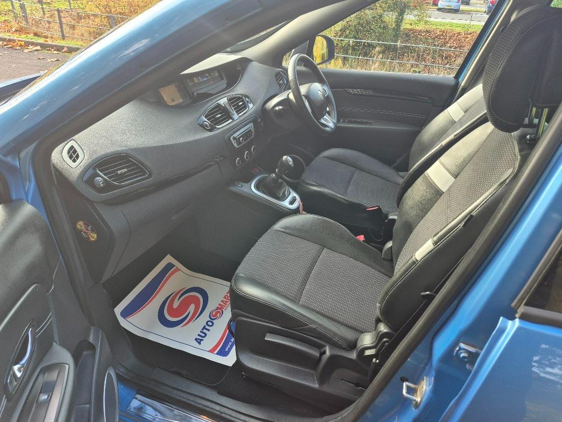 Used Renault Grand Scenic 2012 for sale - 76384249: Photo 20