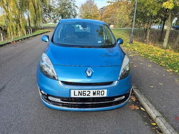 Used Renault Grand Scenic 2012 for sale - 76384249: Photo