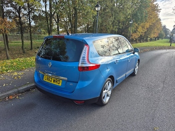 Used Renault Grand Scenic 2012 for sale - 76384249: Photo