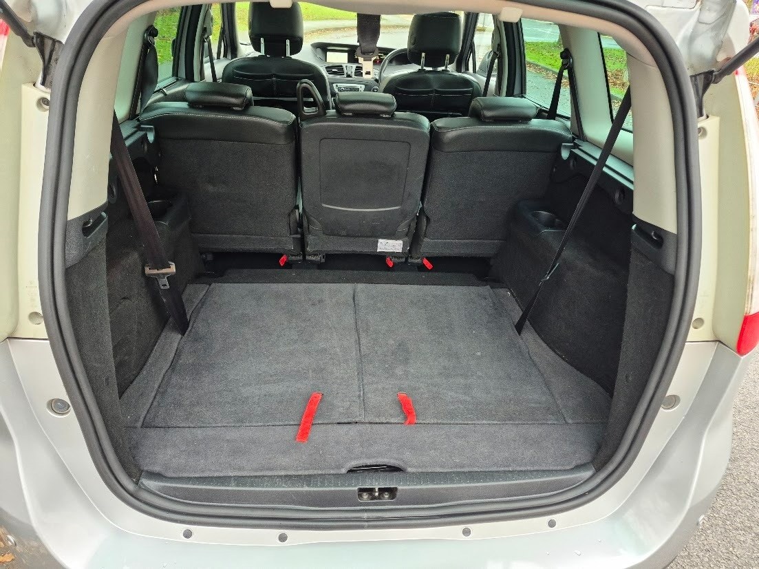 Used Renault Grand Scenic 2014 for sale - 76848872: Photo 17