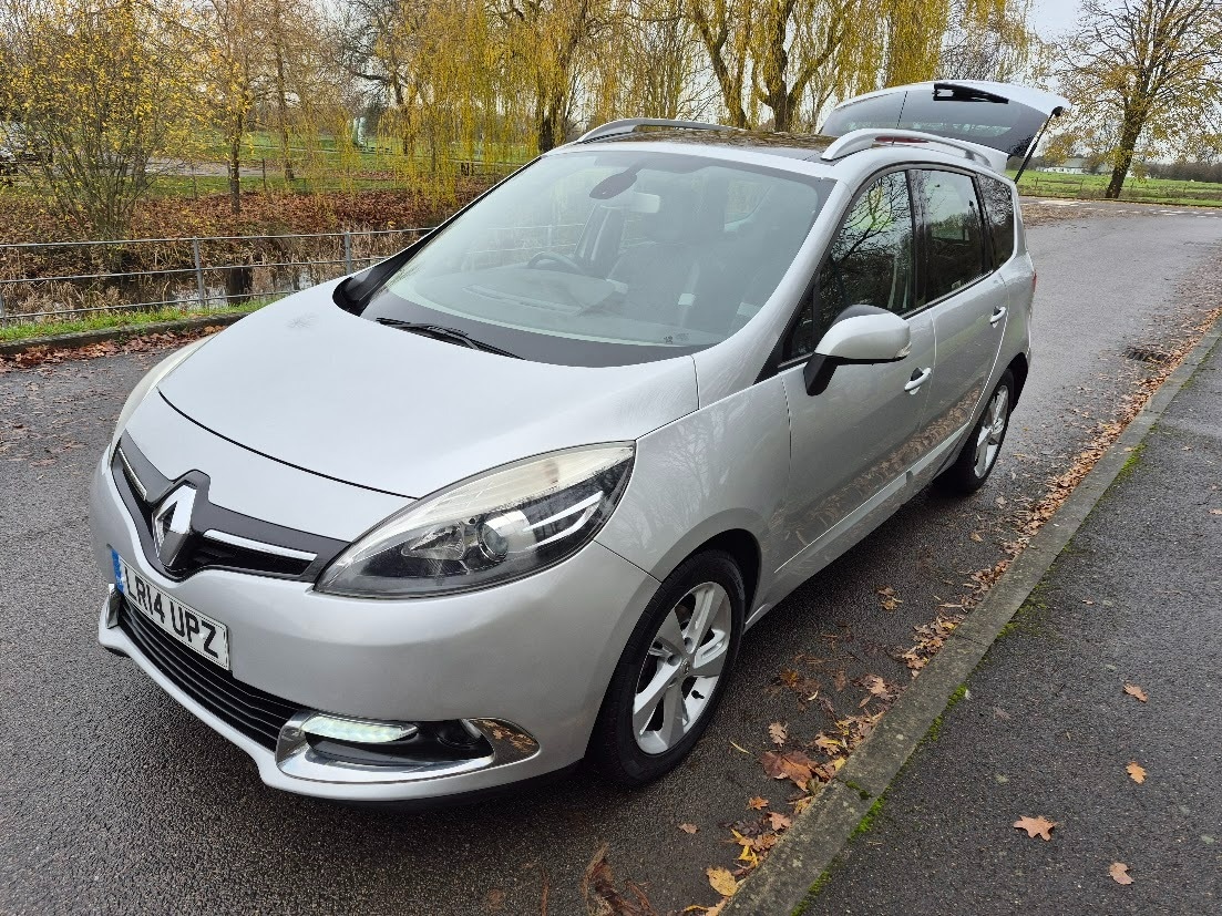 Used Renault Grand Scenic 2014 for sale - 76848872: Photo 3