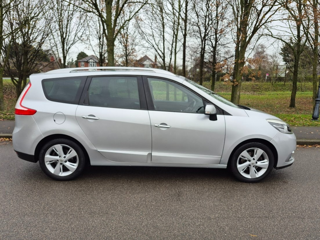 Used Renault Grand Scenic 2014 for sale - 76848872: Photo 4