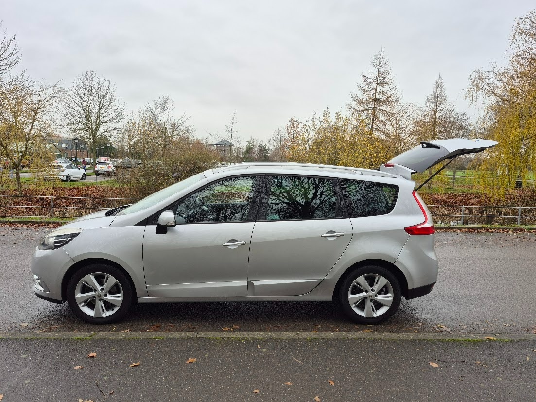 Used Renault Grand Scenic 2014 for sale - 76848872: Photo 5