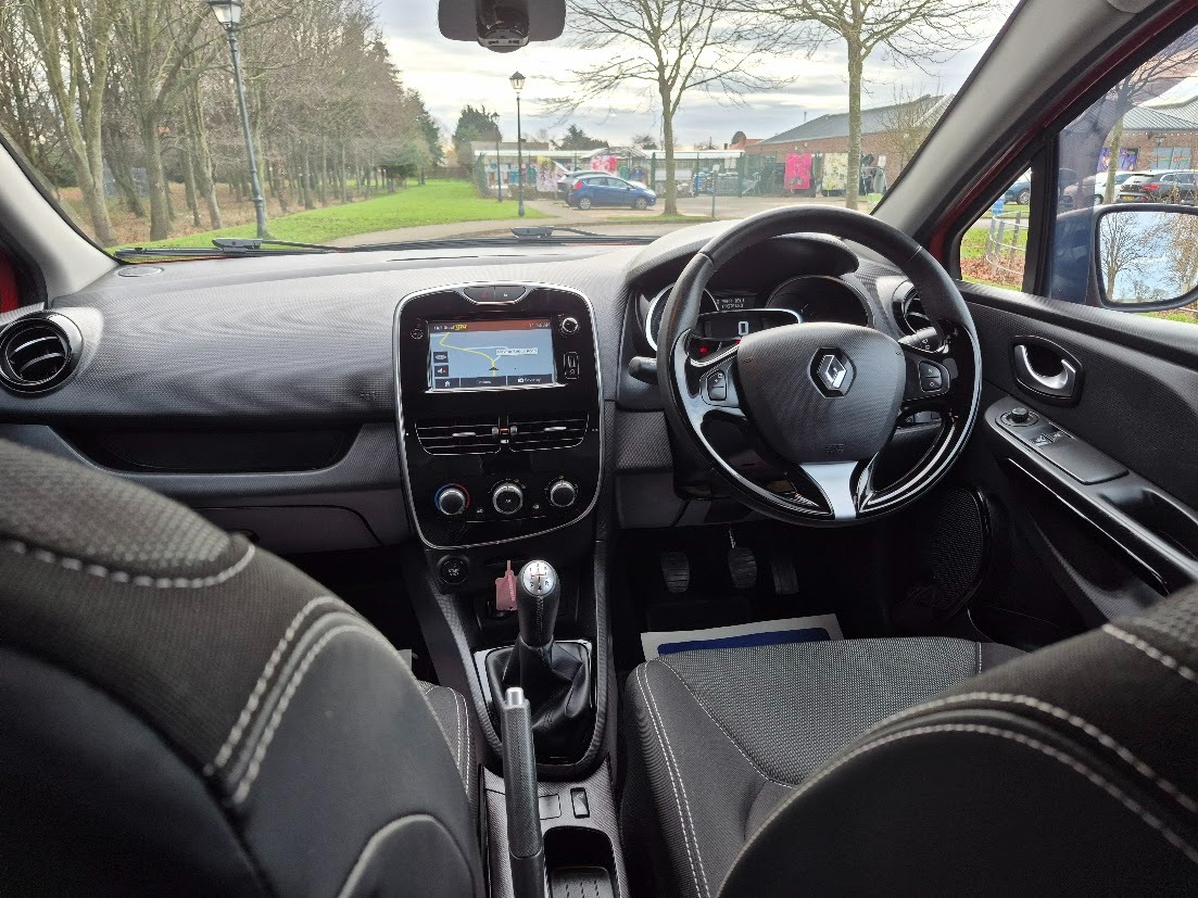 Used Renault Clio 2015 for sale - 76845306: Photo 11