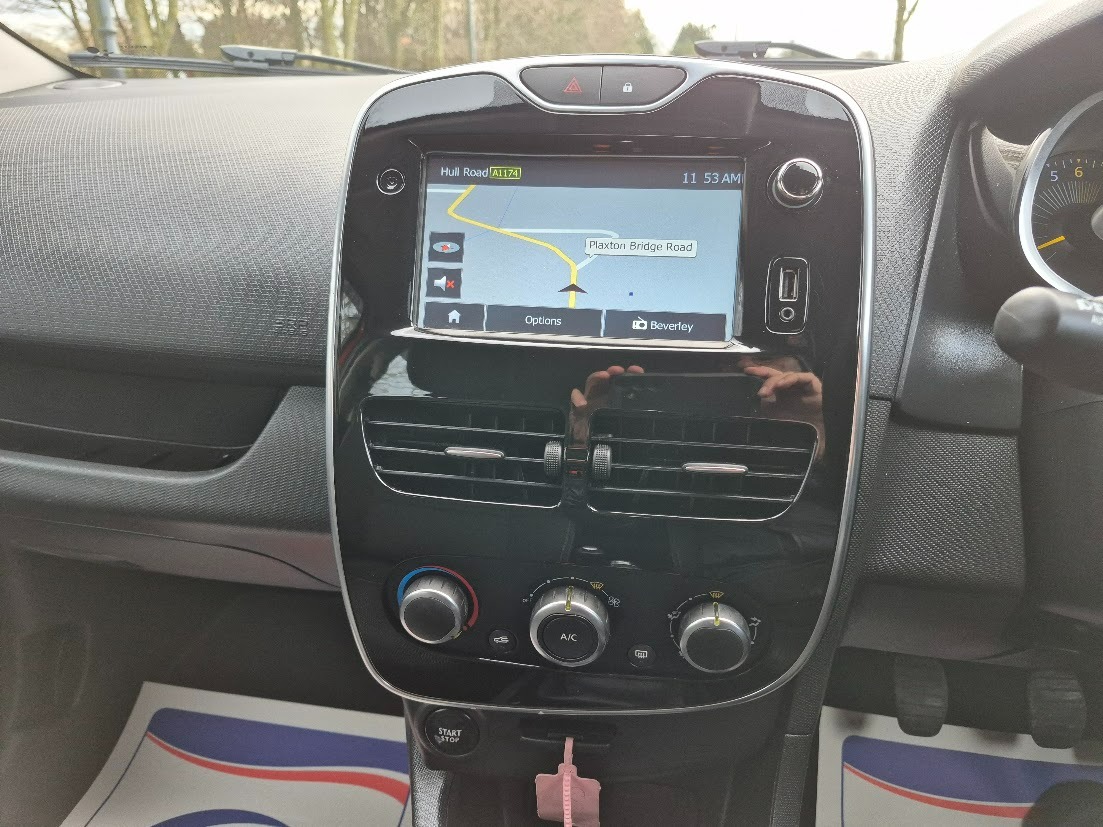 Used Renault Clio 2015 for sale - 76845306: Photo 16