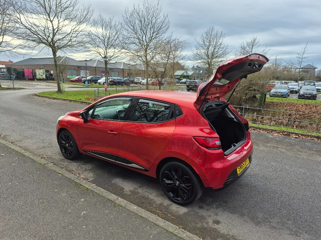 Used Renault Clio 2015 for sale - 76845306: Photo 9