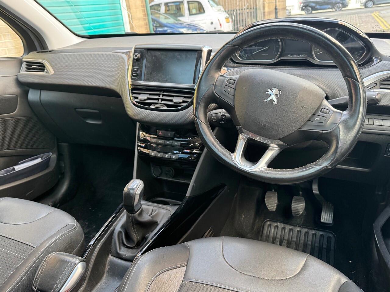 Used Peugeot 2008 2018 for sale - 76138703: Photo 11