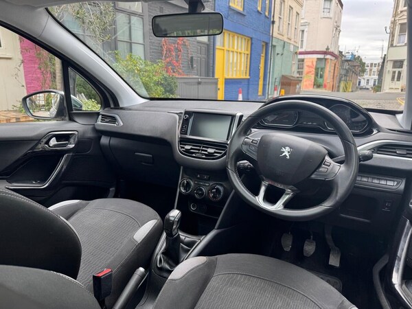 Used Peugeot 208 2014 for sale - 76179360: Photo 14