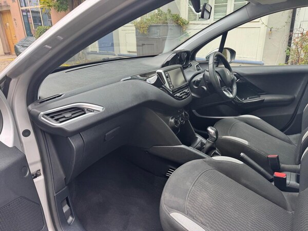 Used Peugeot 208 2014 for sale - 76179360: Photo 16
