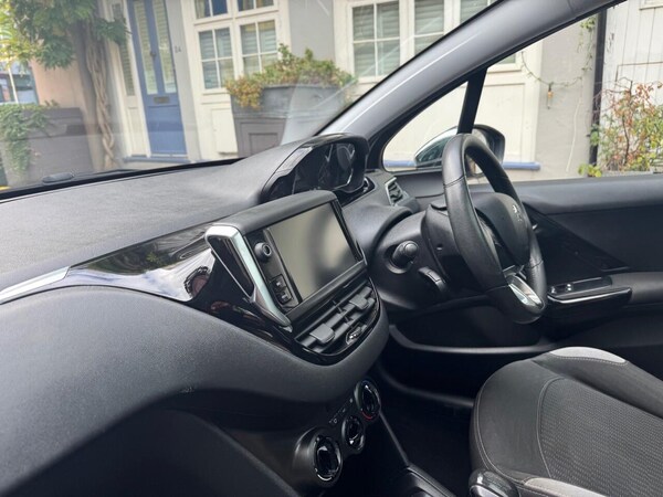 Used Peugeot 208 2014 for sale - 76179360: Photo 17
