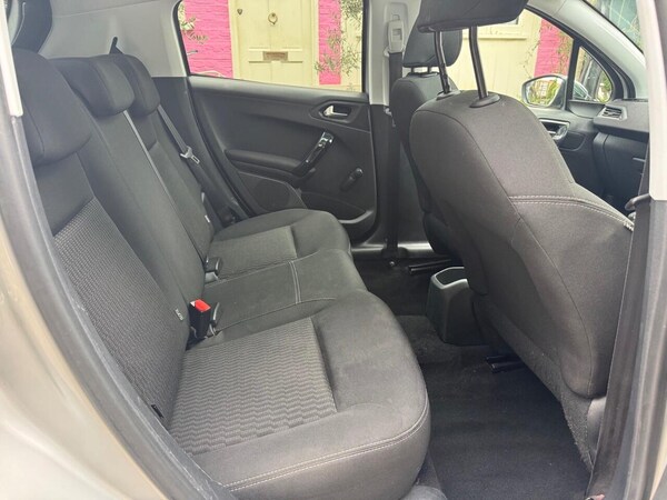 Used Peugeot 208 2014 for sale - 76179360: Photo 18