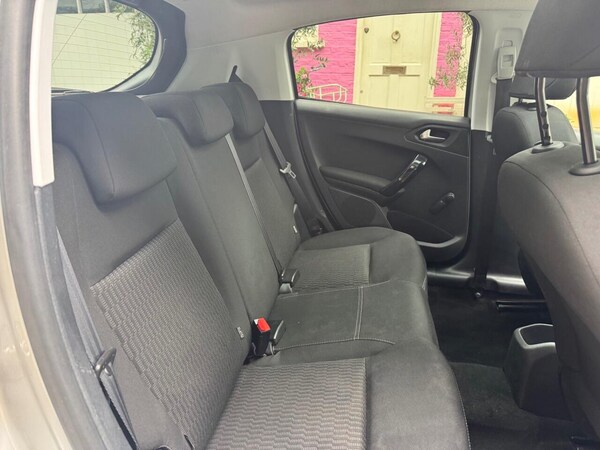 Used Peugeot 208 2014 for sale - 76179360: Photo 19
