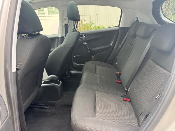 Used Peugeot 208 2014 for sale - 76179360: Photo 20