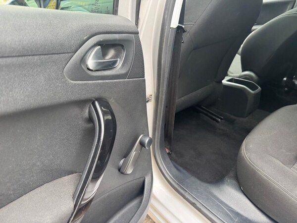 Used Peugeot 208 2014 for sale - 76179360: Photo 26