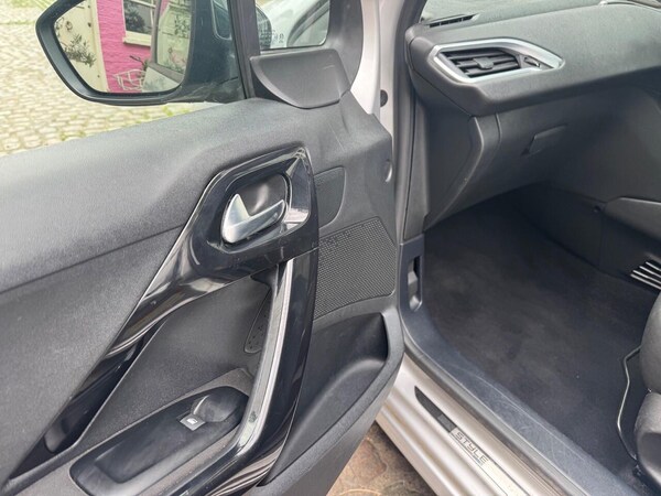 Used Peugeot 208 2014 for sale - 76179360: Photo 27