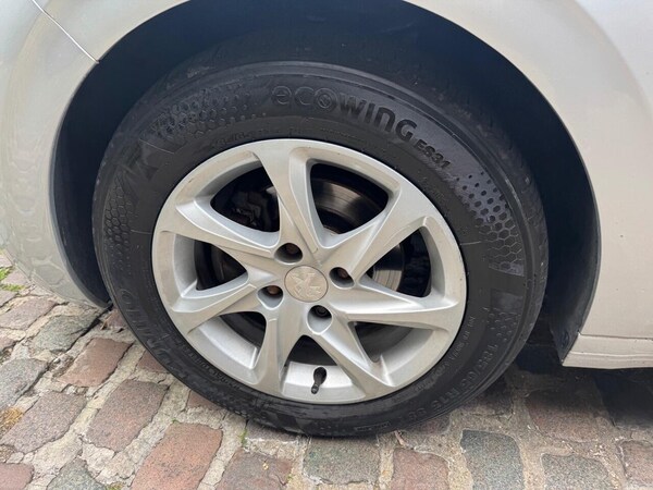 Used Peugeot 208 2014 for sale - 76179360: Photo 30