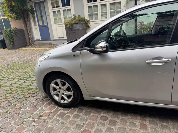 Used Peugeot 208 2014 for sale - 76179360: Photo 8