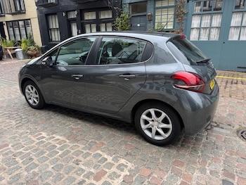 Used Peugeot 208 2017 for sale - 76137017: Photo