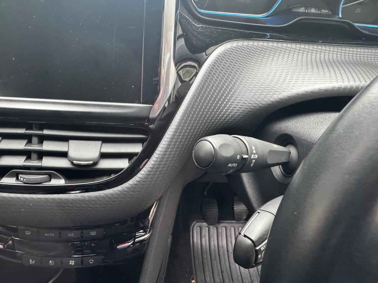 Used Peugeot 2008 2019 for sale - 76137698: Photo 47