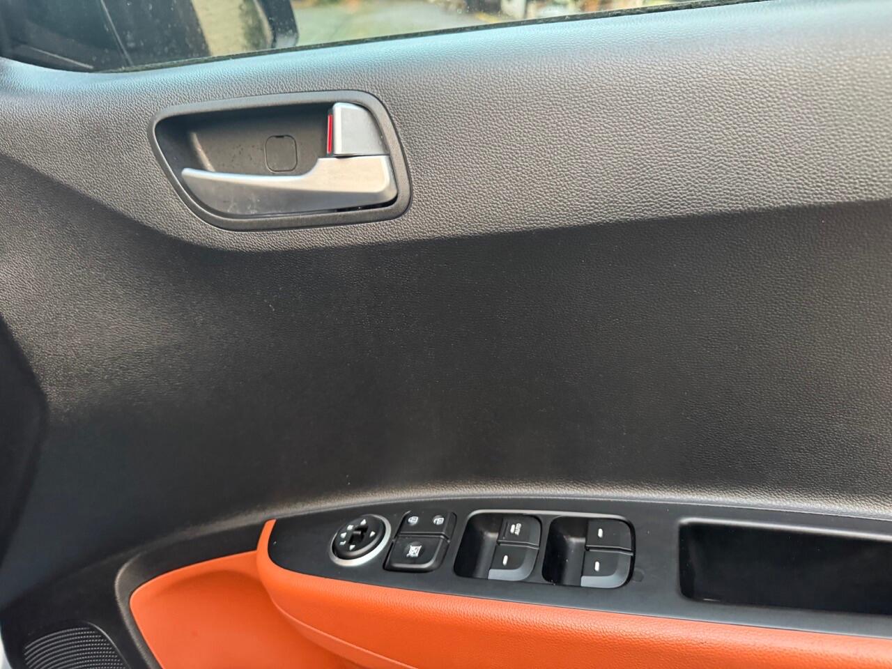 Used Hyundai i10 2015 for sale - 76314913: Photo 27