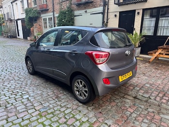 Used Hyundai i10 2015 for sale - 76314913: Photo