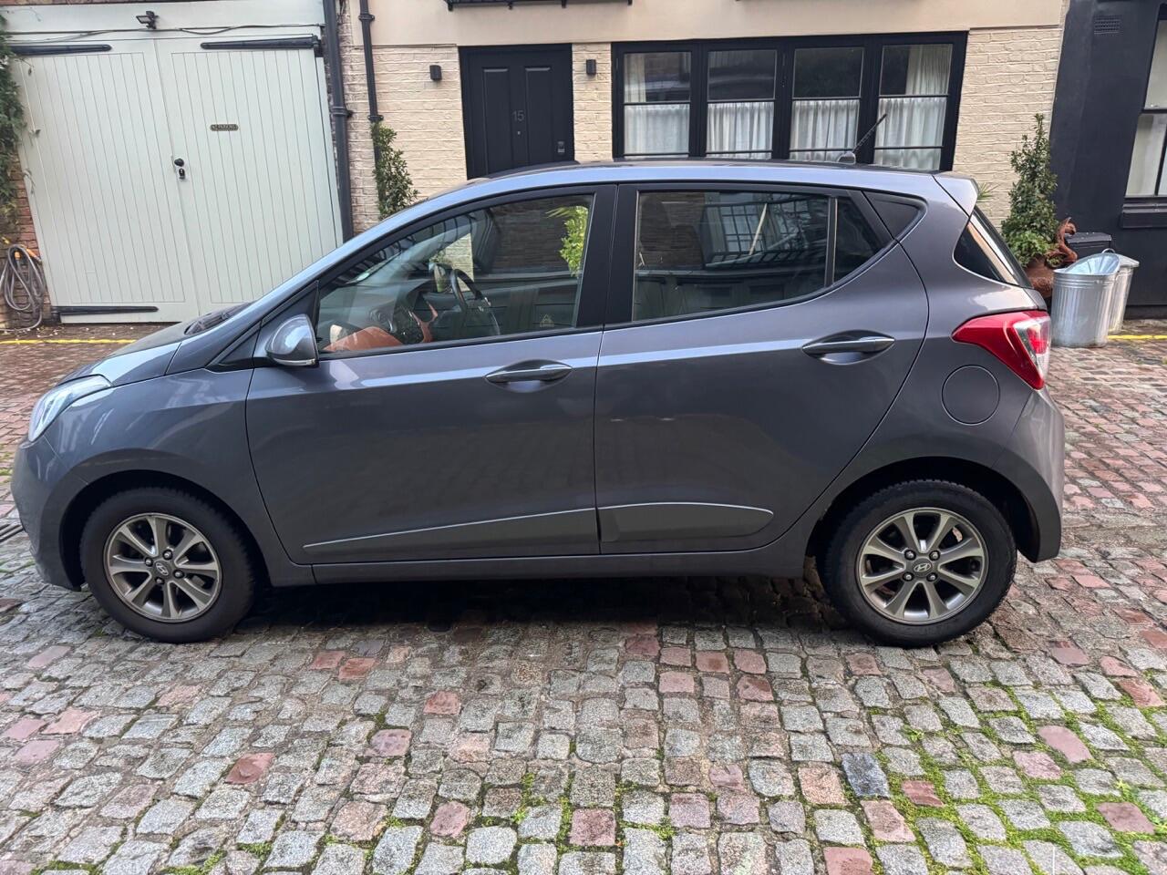 Used Hyundai i10 2015 for sale - 76314913: Photo 8